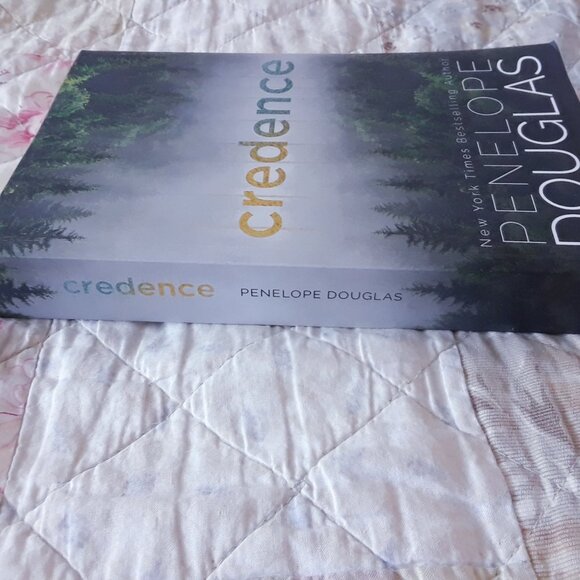 Credence / Penelope Douglas - Picture 3 of 4